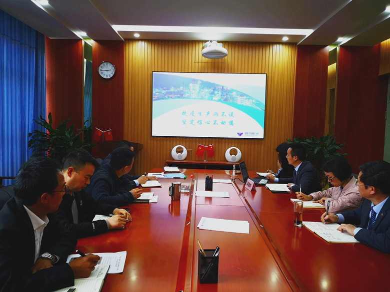 抗疫生产两不误，坚定信心不动摇