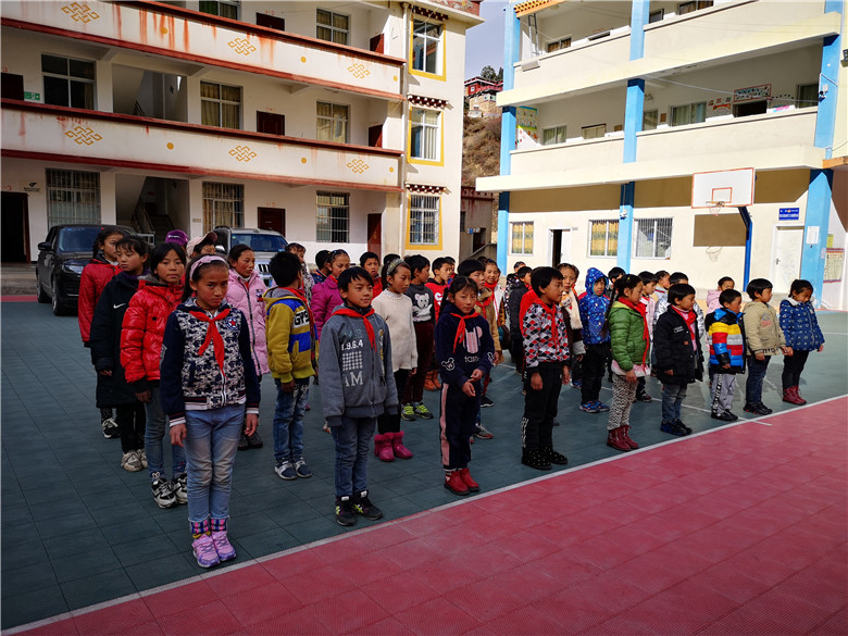 送温暖，献爱心——四川振通走进甘孜·色达