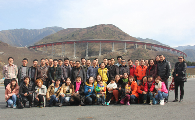 公司组织开展庆“三八”、参观考察雅西高速公路活动