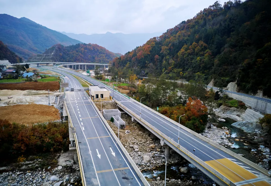 完美收官-公司参建的德会高速、广平高速平武段建成通车！